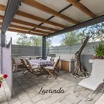 Lux דירה