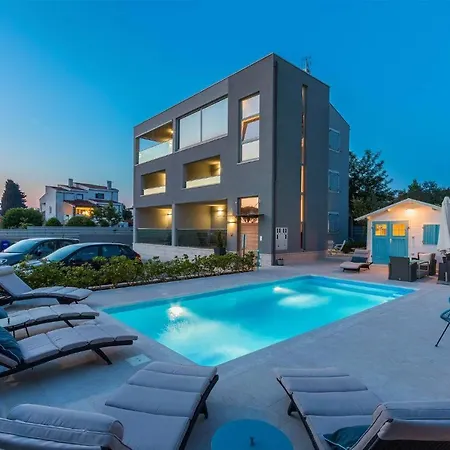 Lux * ميدولين