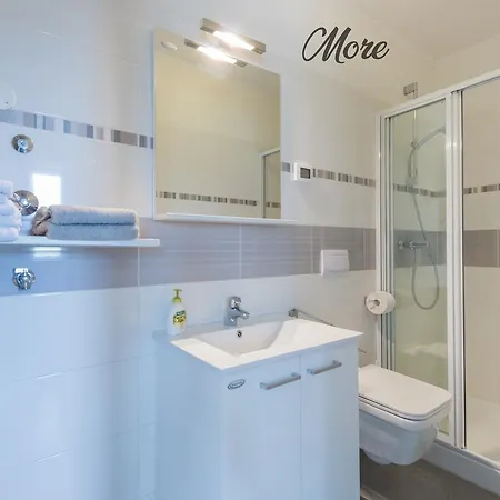 Lux شقة ميدولين